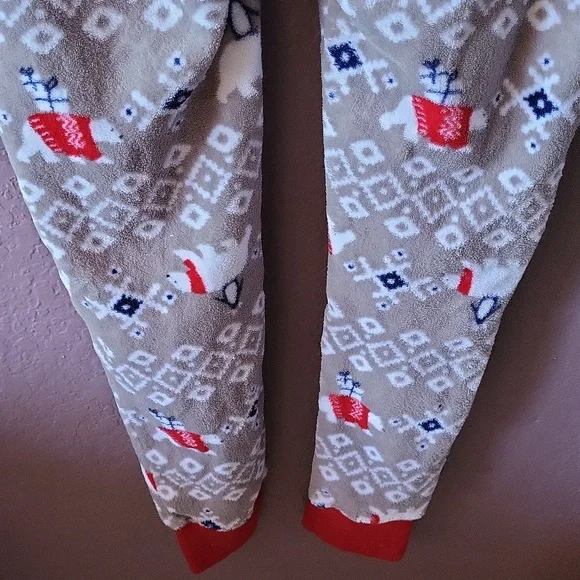 Matching Women's Polarbear Pajamas - Picture 13 of 17